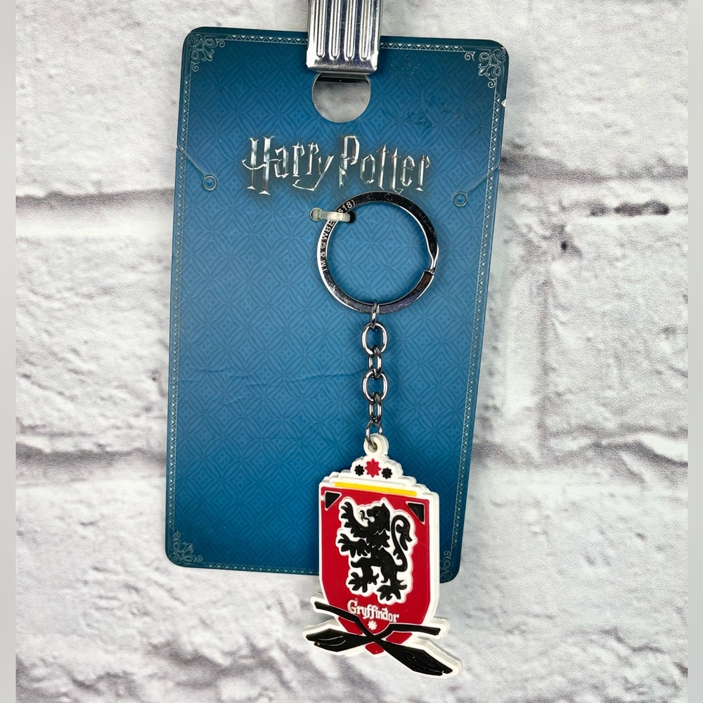 NWT‎ Harry Potter Gryffindor Red Keychain